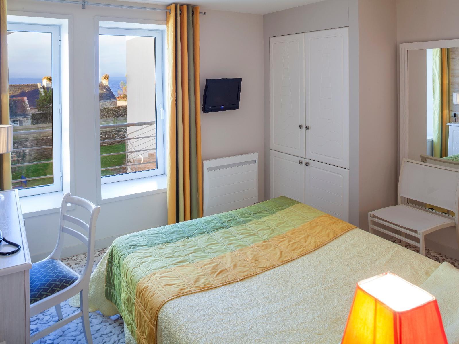 Logis Hotel Vent D'Iroise 플루곤블린 외부 사진