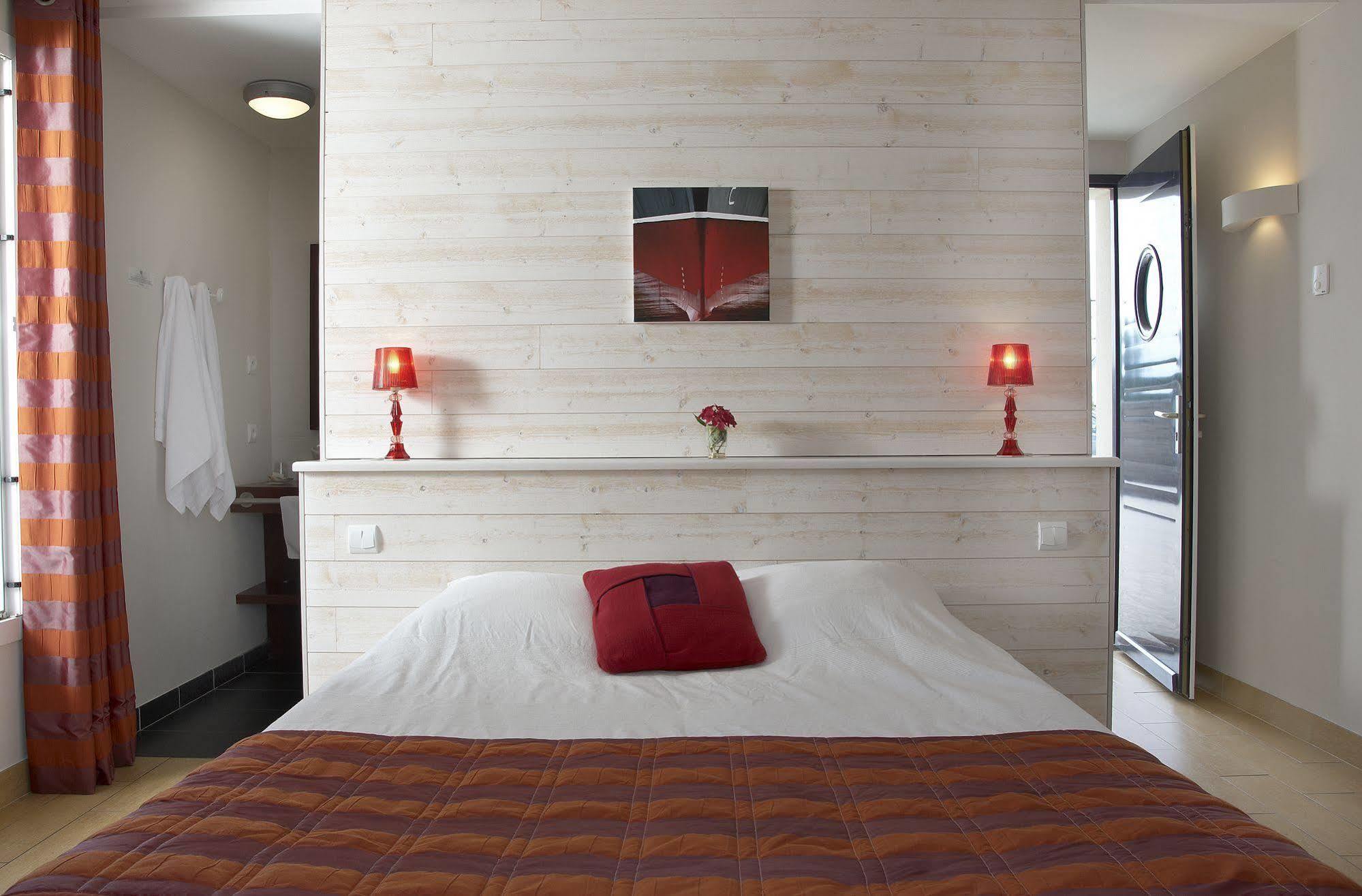 Logis Hotel Vent D'Iroise 플루곤블린 외부 사진
